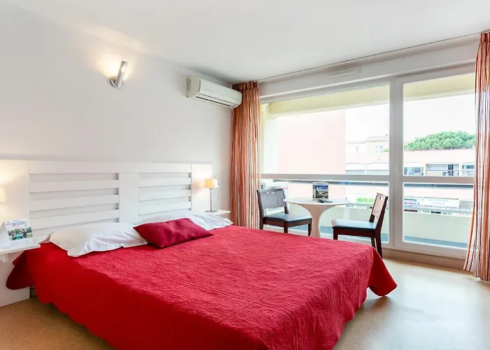 Апарт-отель Vacanceole - Le Saint Clair Агд